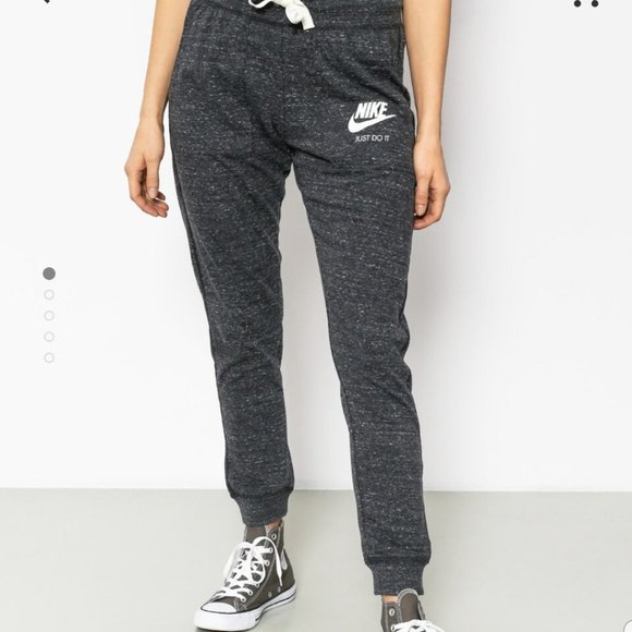 NIKE Black with White Speckles Formfitting Sweatpants - Picture 1 of 10